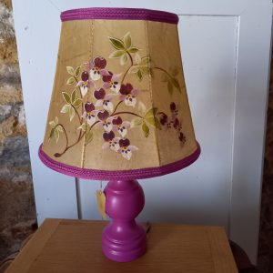 Lampe à poser "Fleurs roses"
