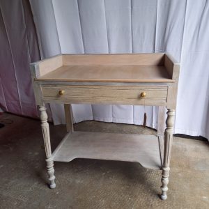 Table de toilette "chaulée blanc"
